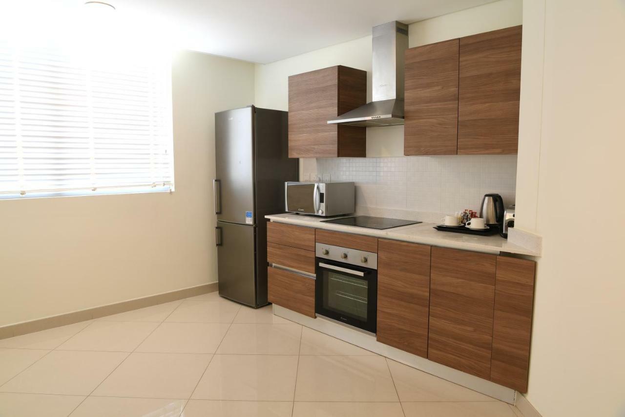 Gulf Suites Hotel Amwaj Manamah Buitenkant foto