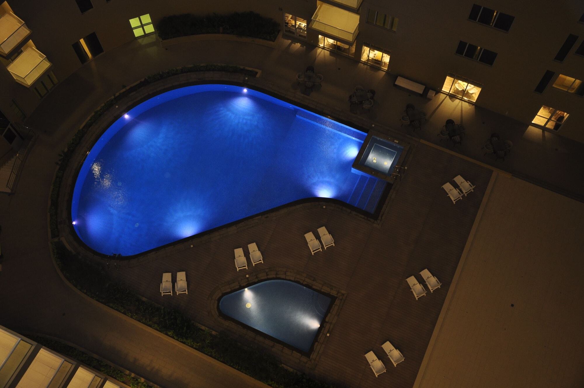 Gulf Suites Hotel Amwaj Manamah Buitenkant foto