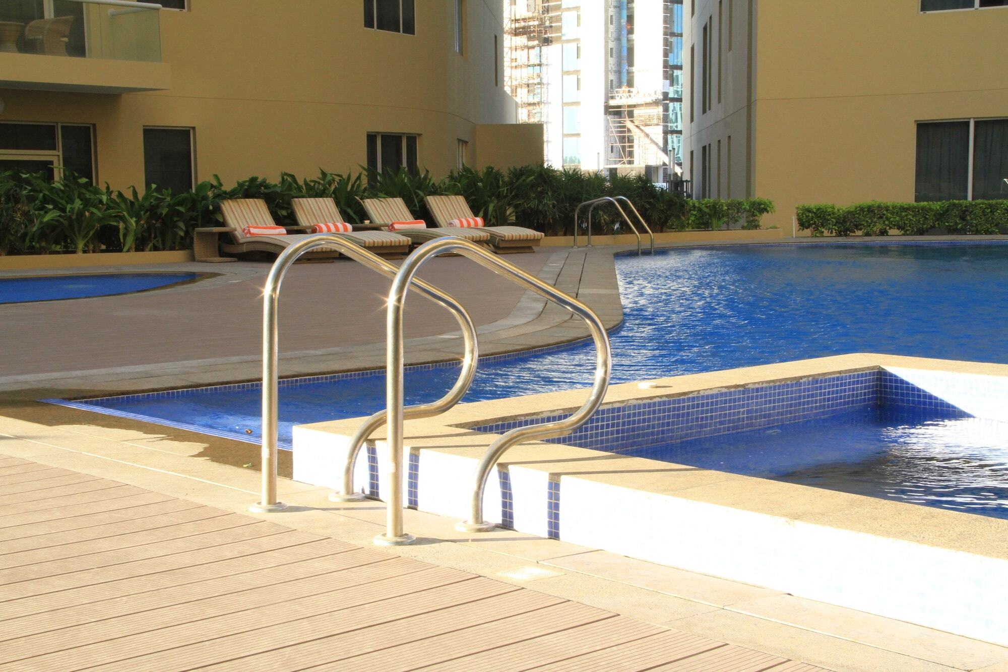 Gulf Suites Hotel Amwaj Manamah Buitenkant foto